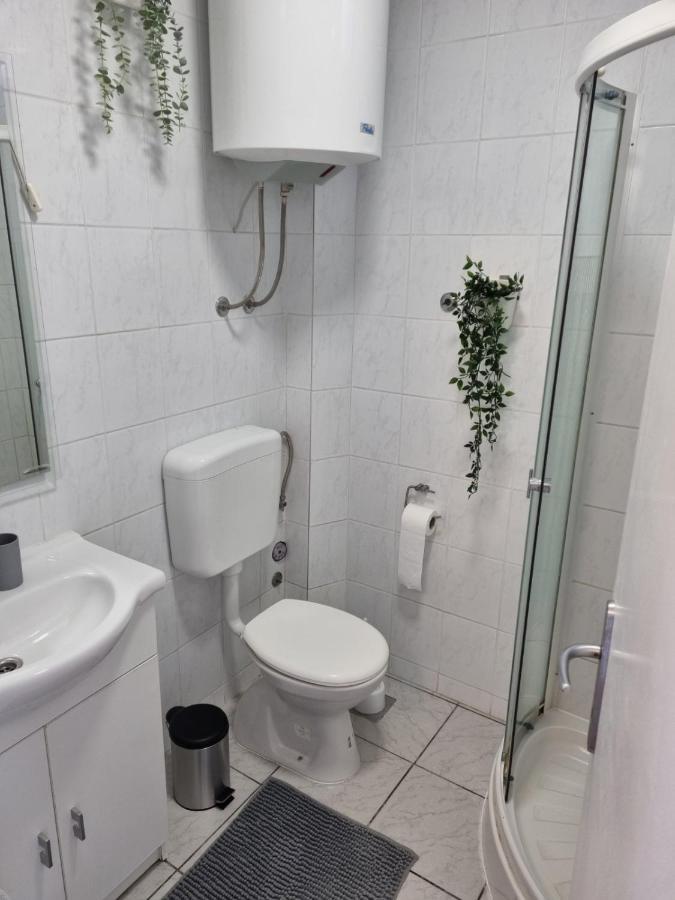 Apartmani Mali Selce Exterior foto